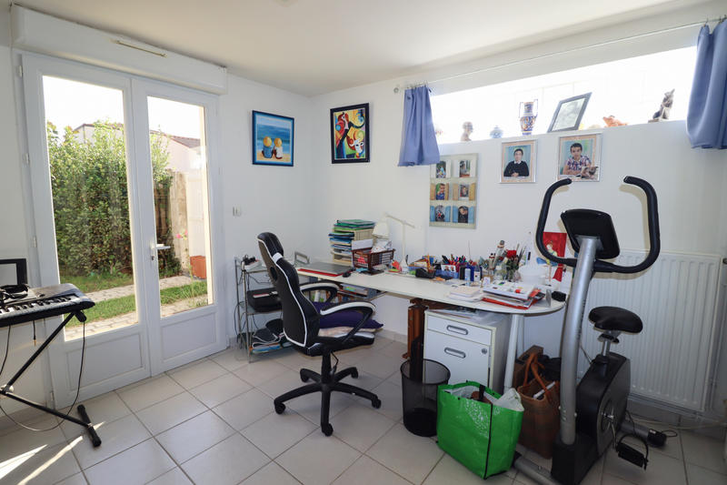 Maison - 220 m² - 12 pièces
