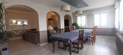 Maison - 199 m² - 8 pièces