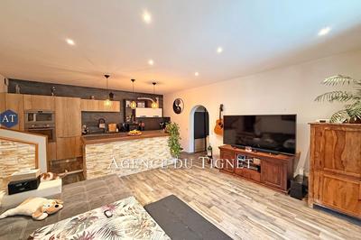 Appartement - 110 m² - 5 pièces