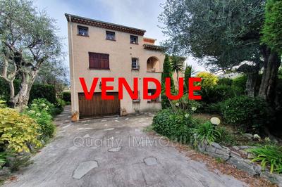 Maison - 231 m² - 7 pièces