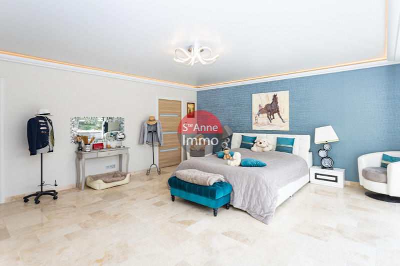 Maison - 290 m² - 6 pièces