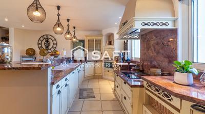 Maison - 278 m² - 7 pièces