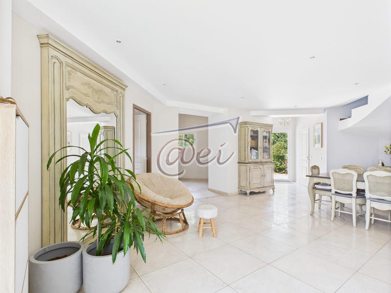 Villa - 435 m² - 10 pièces