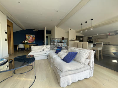 Maison - 216 m² - 5 pièces