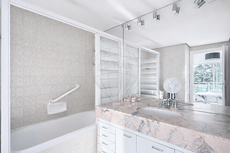 Appartement - 101 m² - 4 pièces