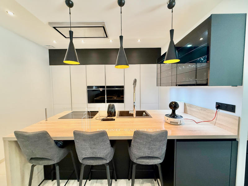 Villa - 145 m² - 6 pièces