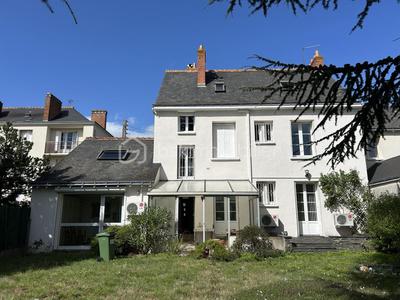 Maison - 197 m² - 7 pièces