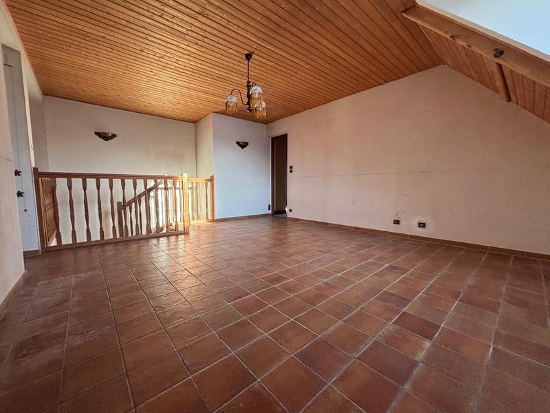 Maison - 225 m² - 8 pièces