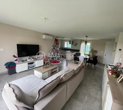 Maison traditionnelle - 104 m² - 5 pièces