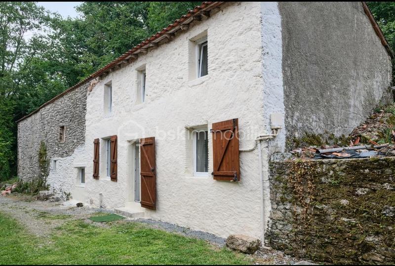 Maison en pierre - 100 m² - 5 pièces