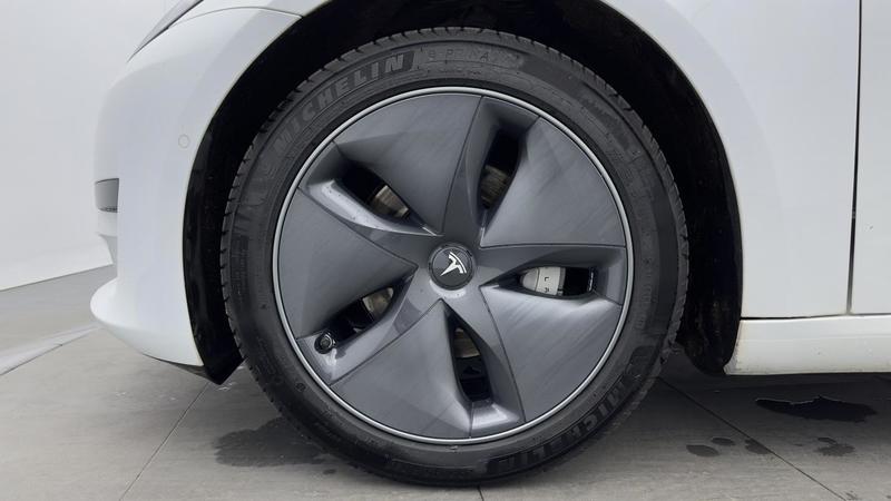 Tesla Model 3 Standard Range Plus Rwd
