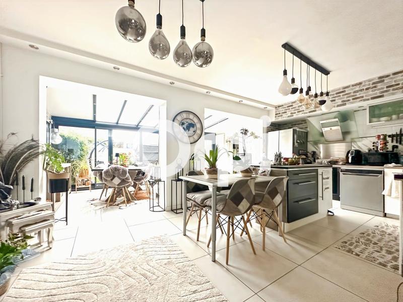 Maison - 95 m² - 4 pièces