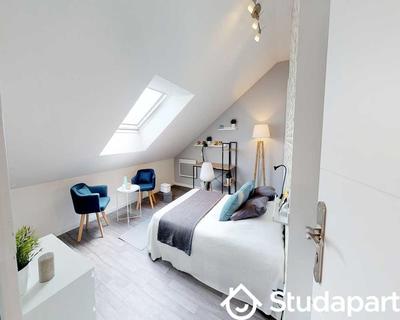 Chambre - 90 m² - 1 pièce