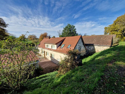 Moulin - 166 m² - 1 pièce