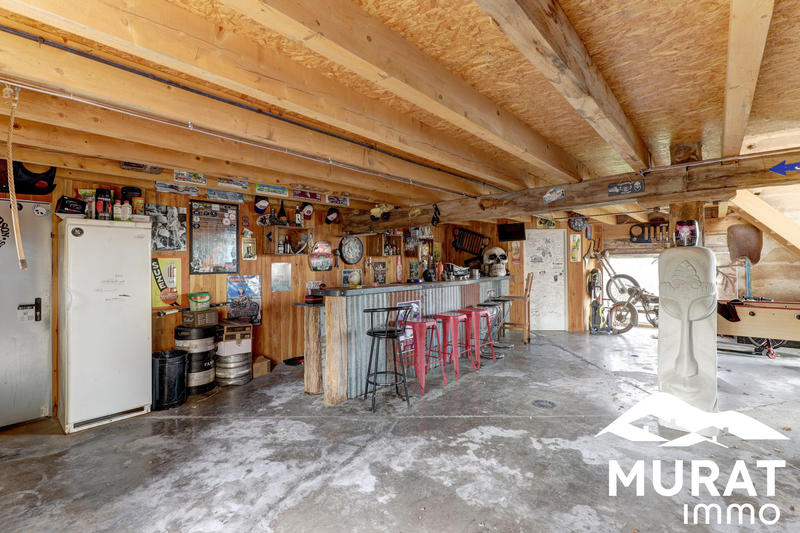 Maison - 220 m² - 7 pièces