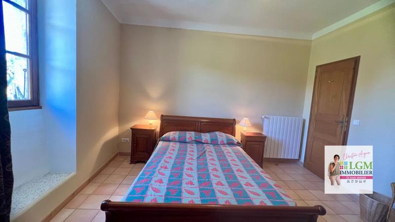 Maison - 457 m² - 13 pièces