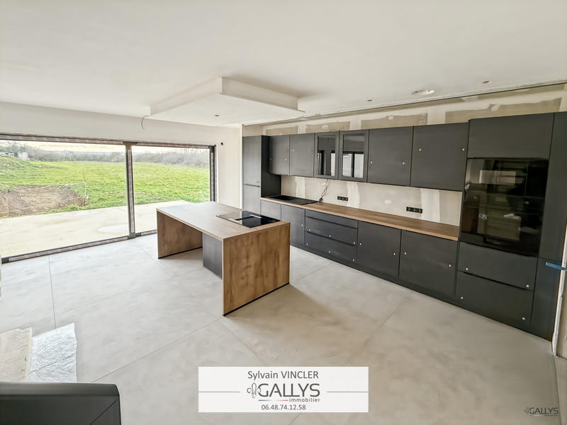 Maison - 149 m² - 6 pièces