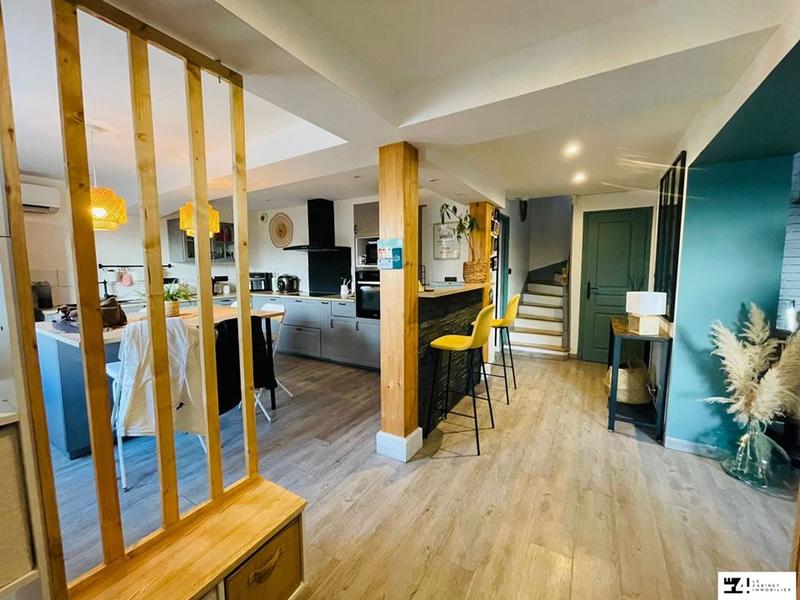 Maison traditionnelle - 176 m² - 4 pièces