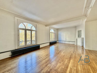 Appartement - 118 m² - 4 pièces