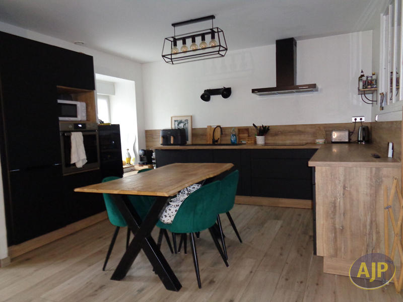 Maison - 107 m² - 6 pièces