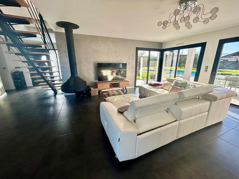 Maison - 165 m² - 7 pièces