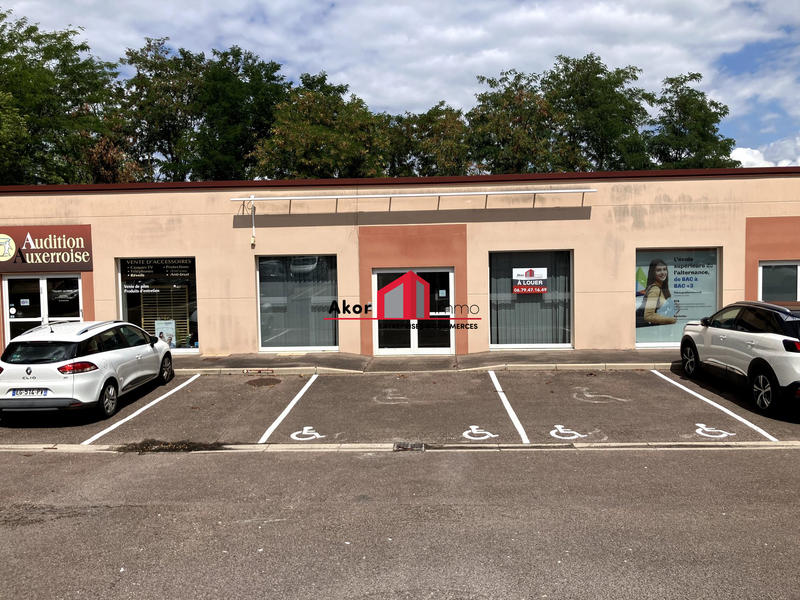 Local commercial - 115 m² - 4 pièces