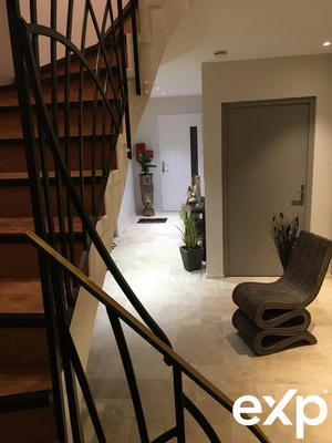 Appartement - 205 m² - 6 pièces