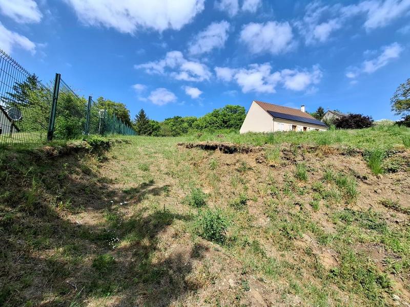 Terrain constructible - 1 423 m²