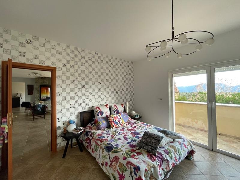 Maison - 265 m² - 8 pièces