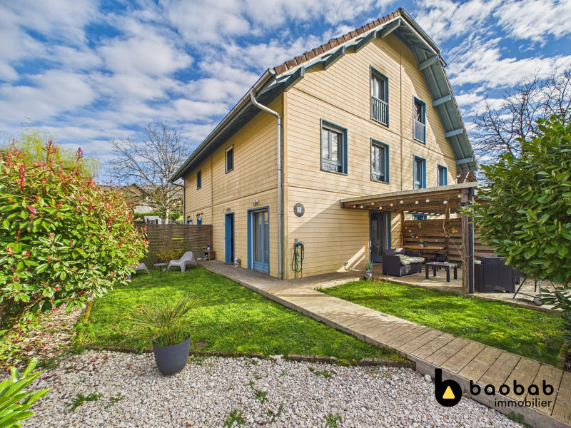 Appartement - 85 m² - 4 pièces