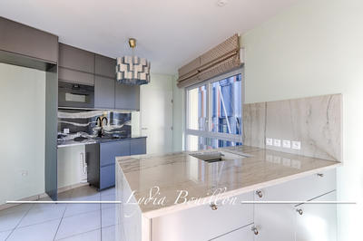 Appartement - 84 m² - 3 pièces