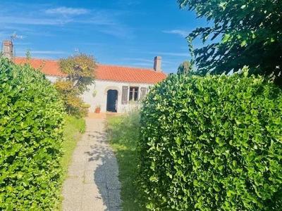 Maison - 168 m² - 8 pièces