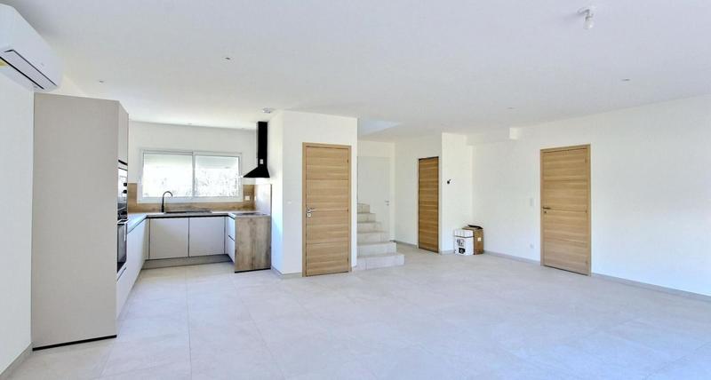 Villa - 100 m² - 4 pièces