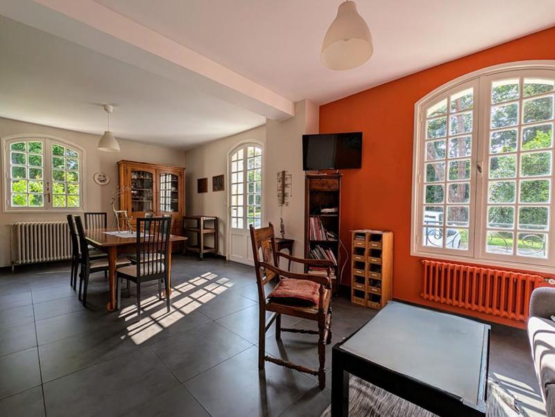 Propriété - 371 m² - 10 pièces