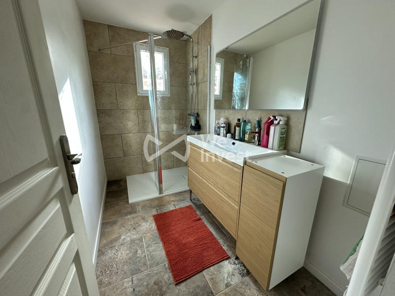 Maison traditionnelle - 185 m² - 8 pièces