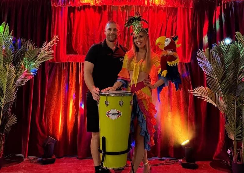 Guignol Rhône Alpes et Rio le majestueux perroquet