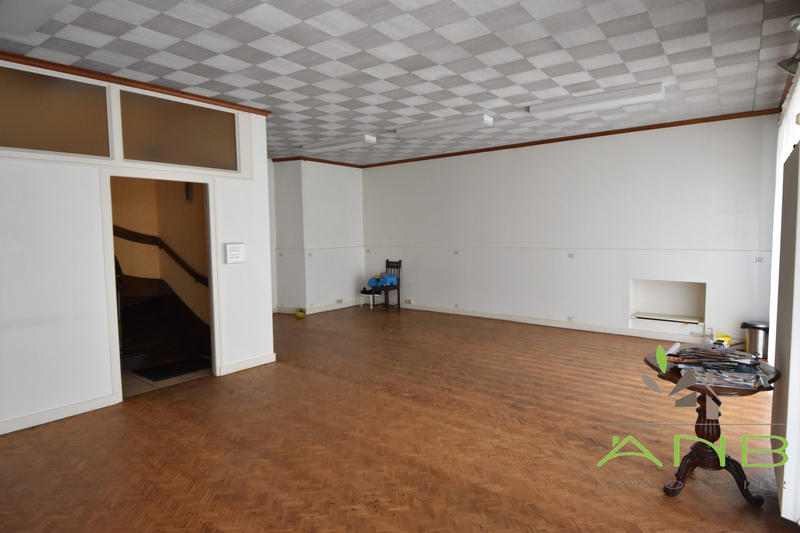 Maison - 180 m² - 9 pièces