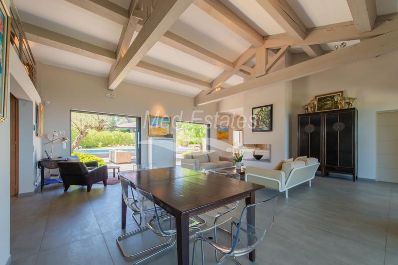 Maison - 277 m² - 7 pièces