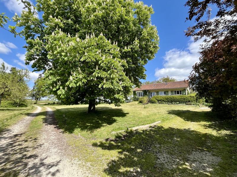 Maison de domaine - 530 m² - 14 pièces