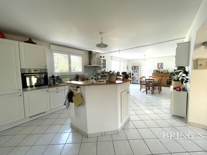 Maison traditionnelle - 151 m² - 5 pièces