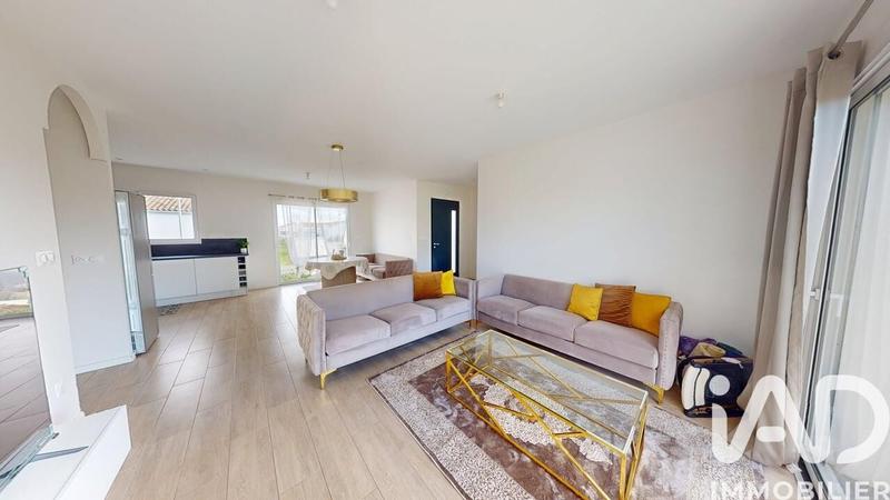 Maison - 95 m² - 5 pièces