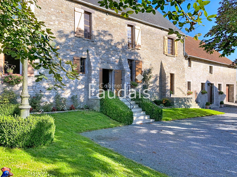 Maison de village - 186 m² - 7 pièces