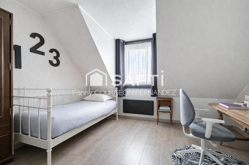 Maison - 180 m² - 8 pièces