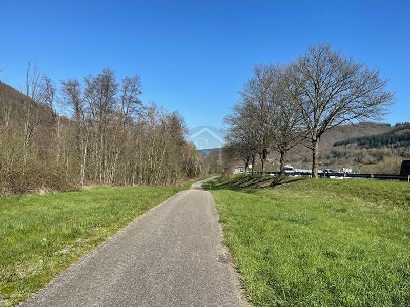 Terrain commercial - 5 042 m²