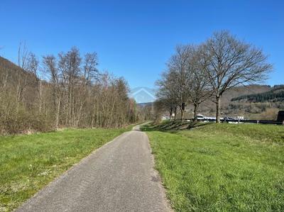 Terrain commercial - 5 042 m²