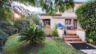 Maison - 180 m² - 7 pièces