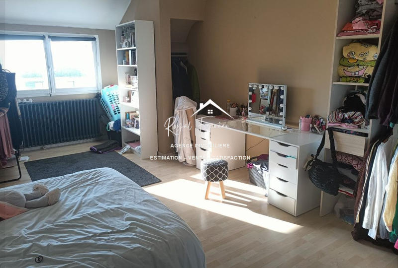 Maison traditionnelle - 200 m² - 8 pièces