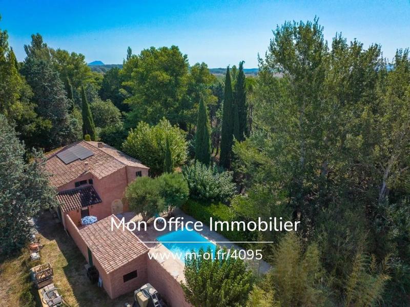 Mas - 210 m² - 10 pièces