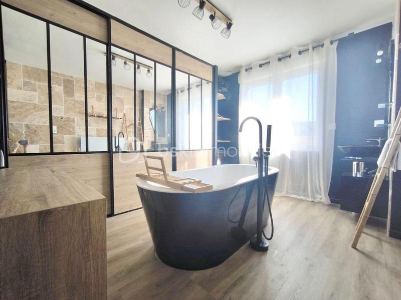 Maison traditionnelle - 135 m² - 6 pièces