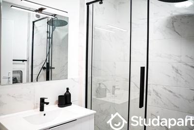 Chambre - 9 m² - 1 pièce